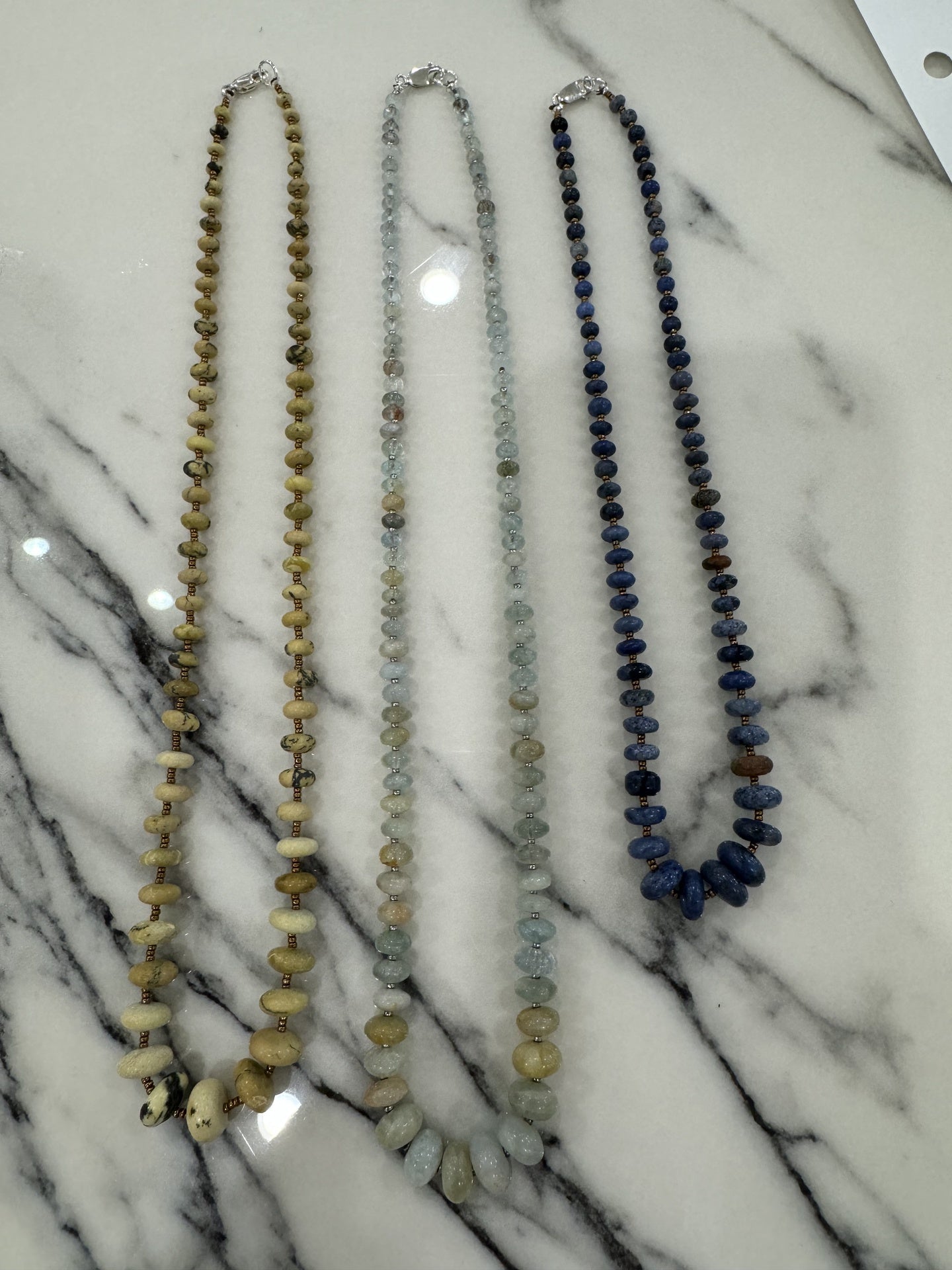GRADUATED STONE NECKLACE