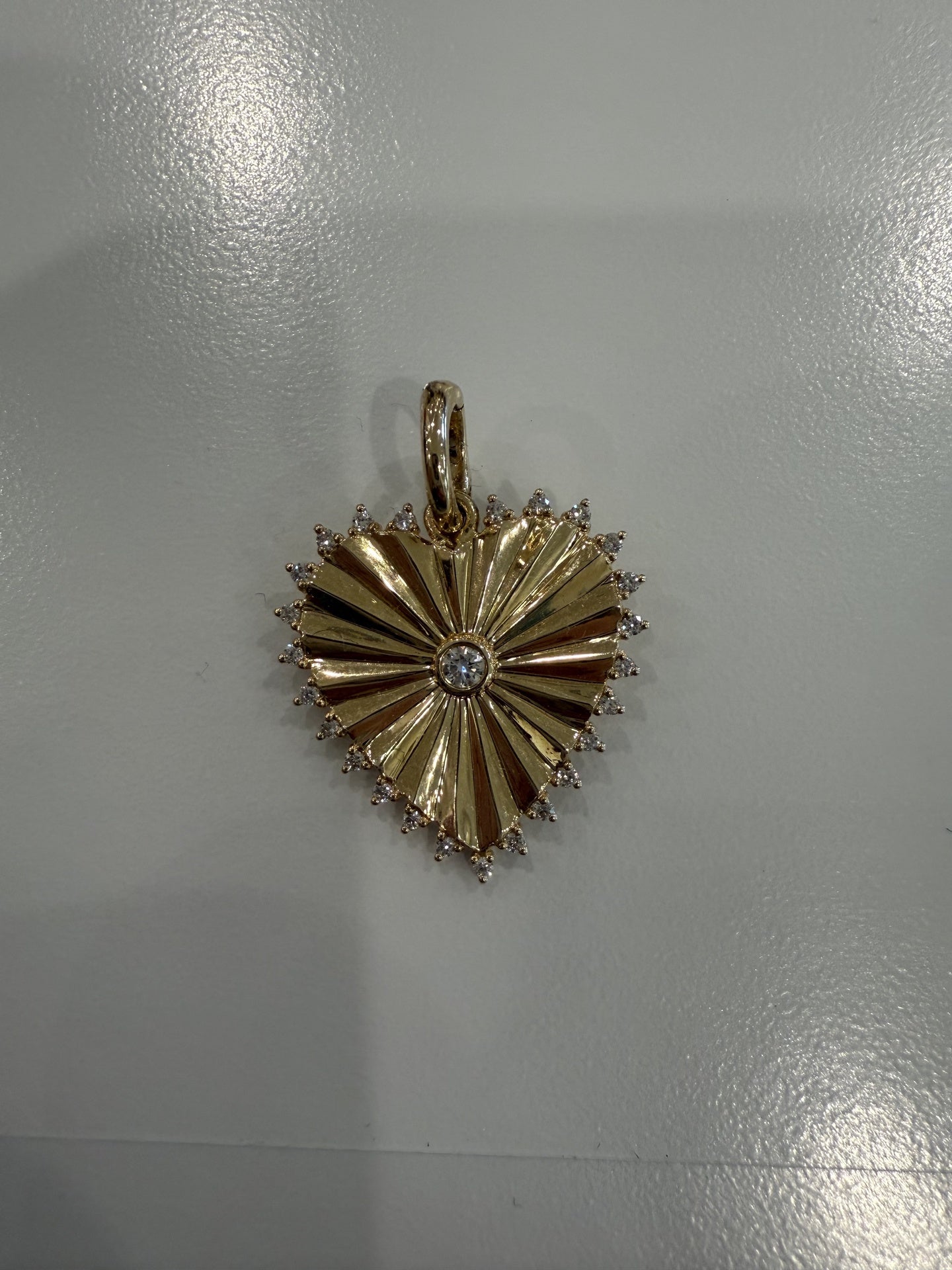 SMALL FLUTED HEART CHARM