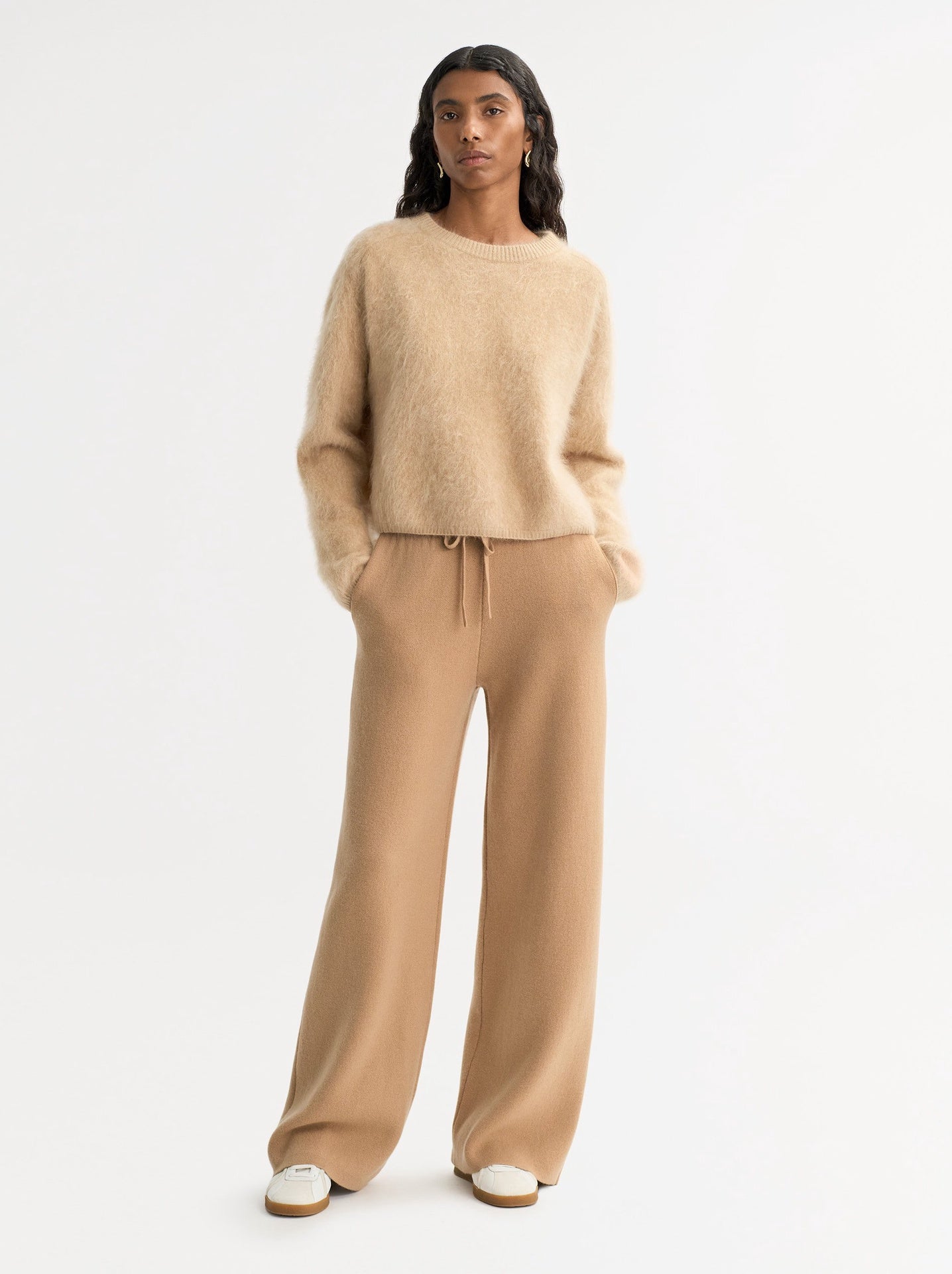 BRUSHED CASHMERE CREWNECK