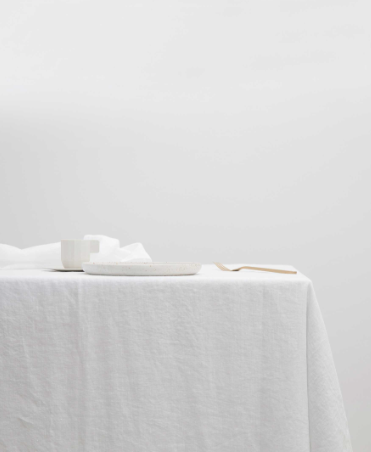 LINEN TABLECLOTH - WHITE