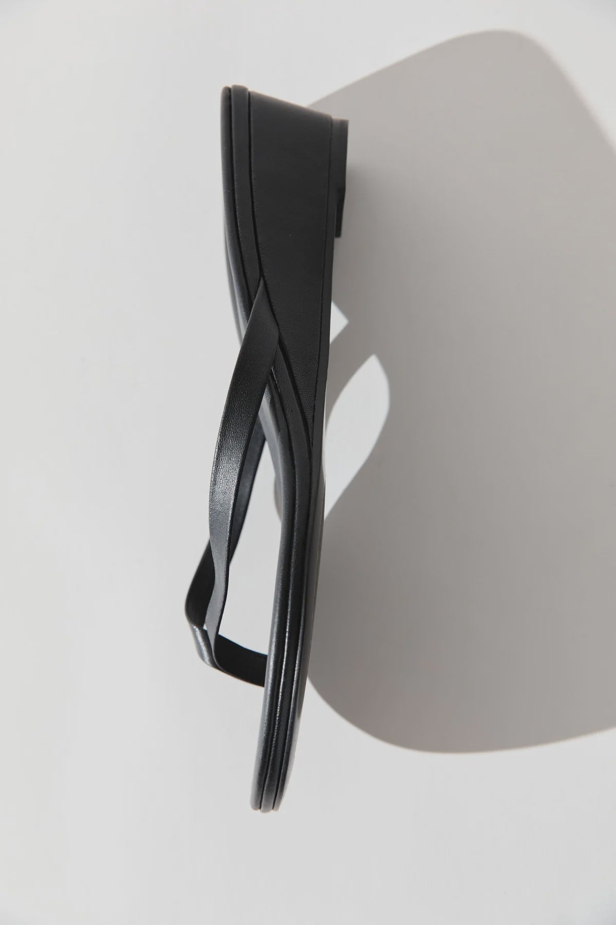 THONG WEDGE