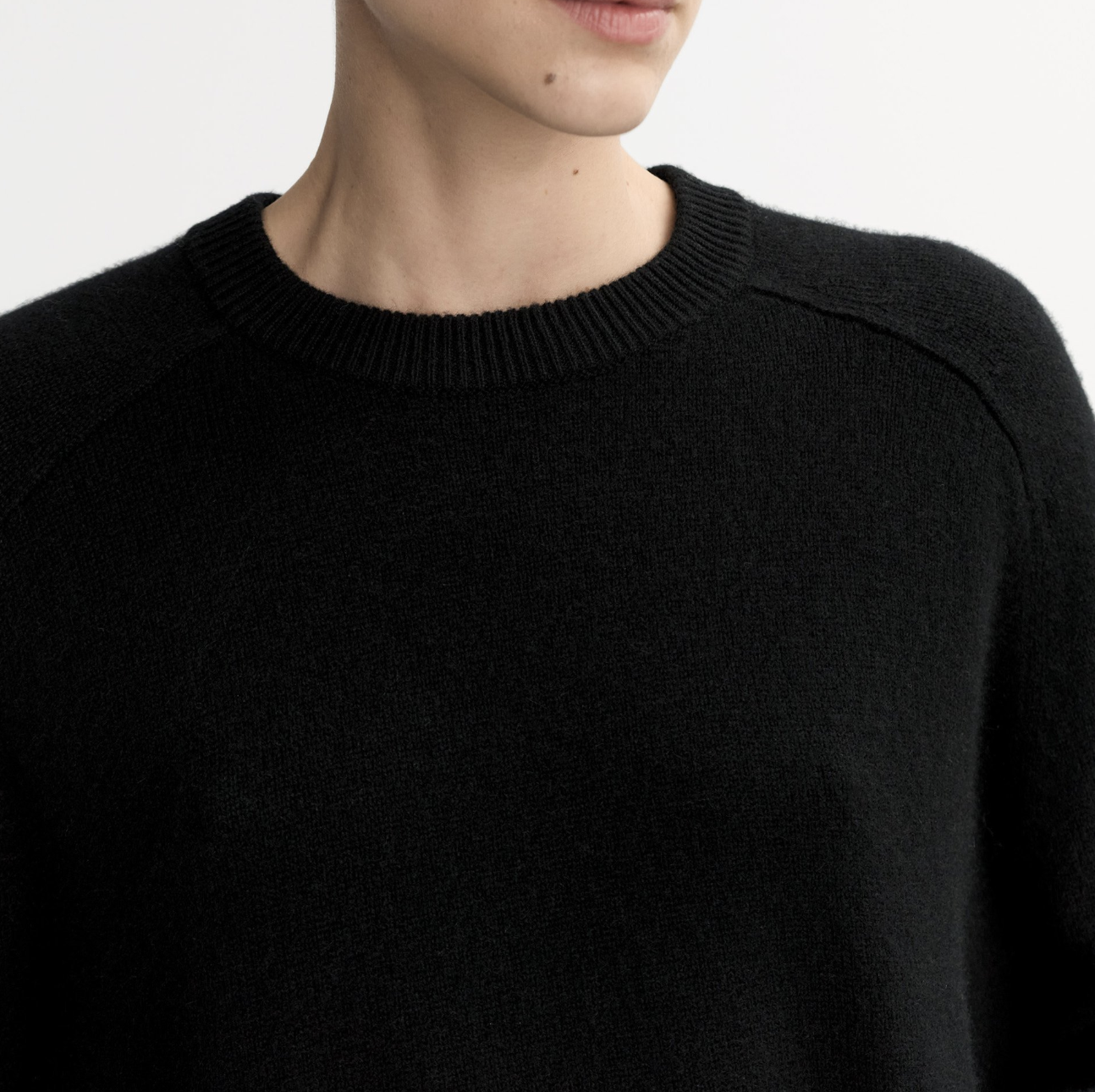 BOYFRIEND CREWNECK