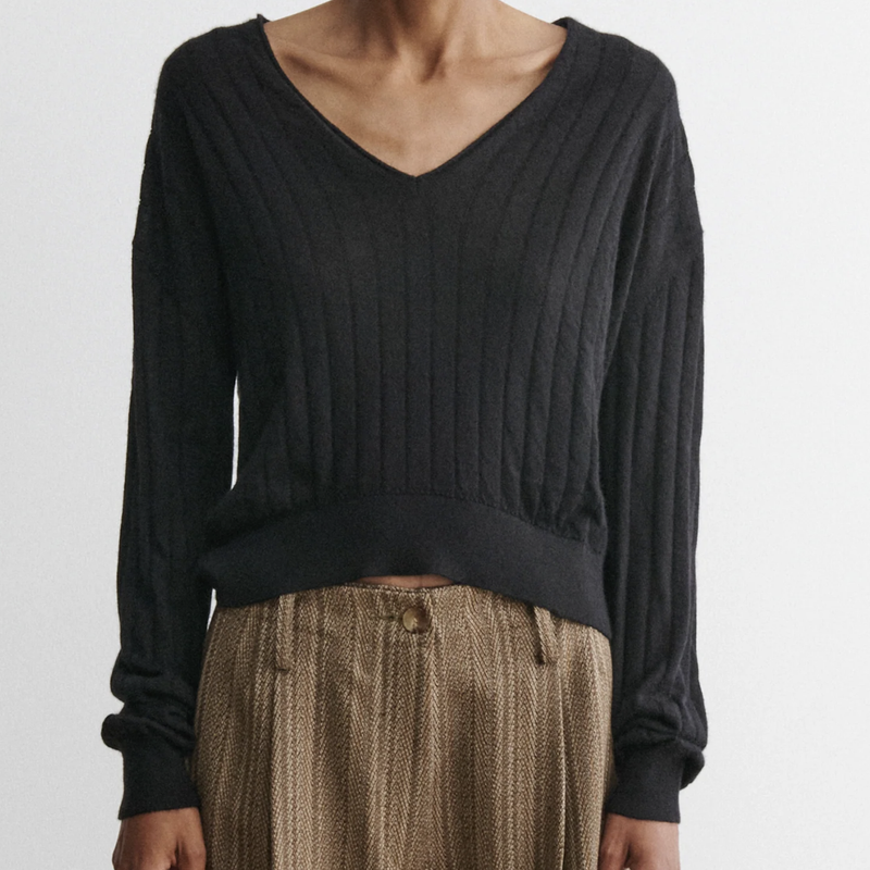 MARION V-NECK BLACK