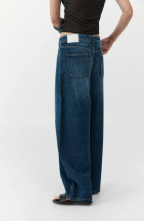 MID RISE PLEAT BARREL JEANS
