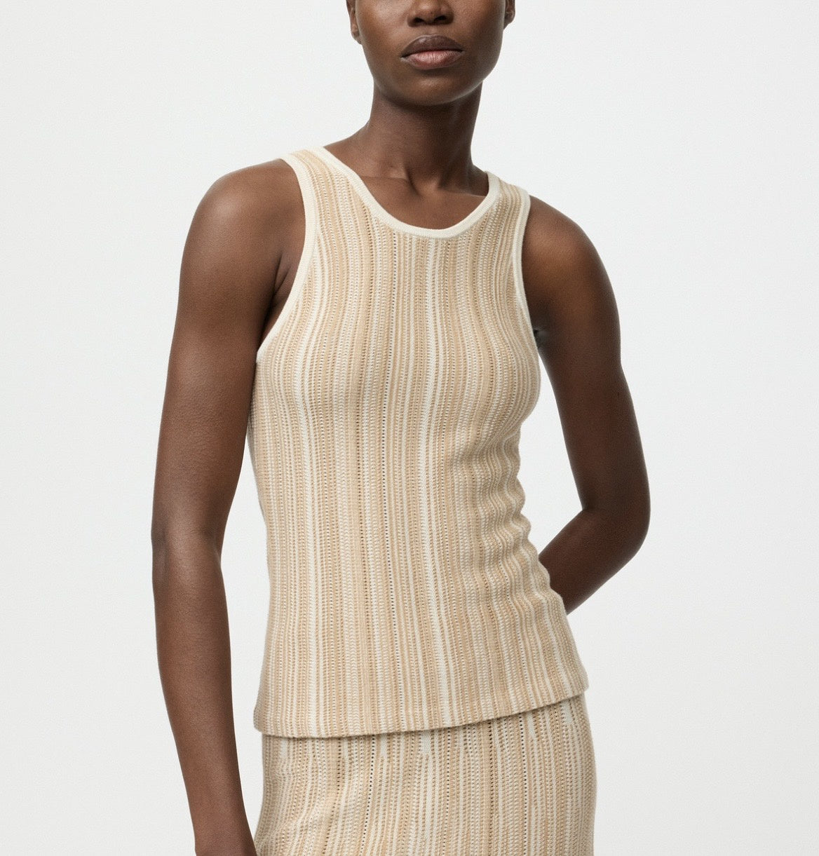 TEXTURED STRIPED SINGLET
