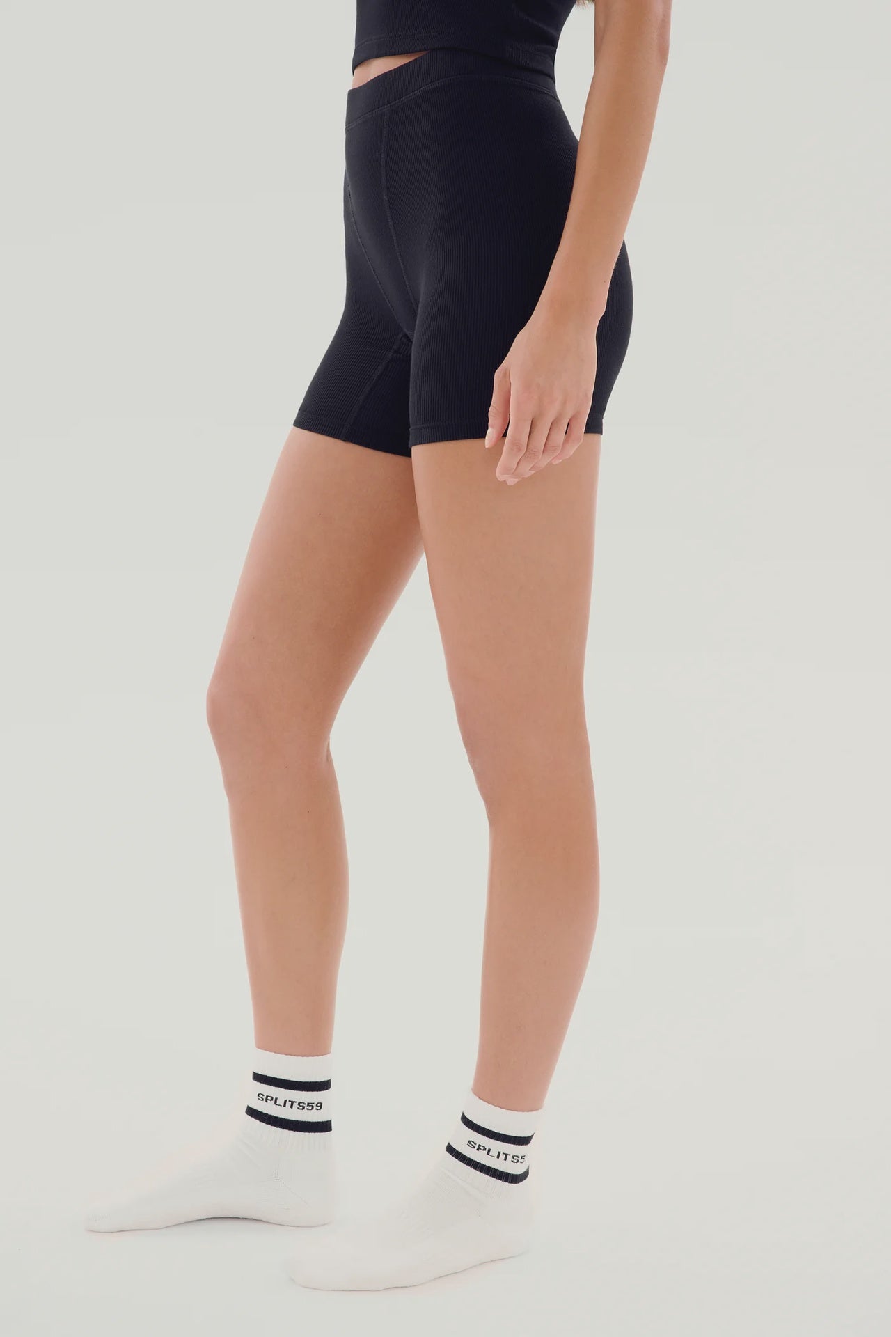 THE RIB SHORT BLACK