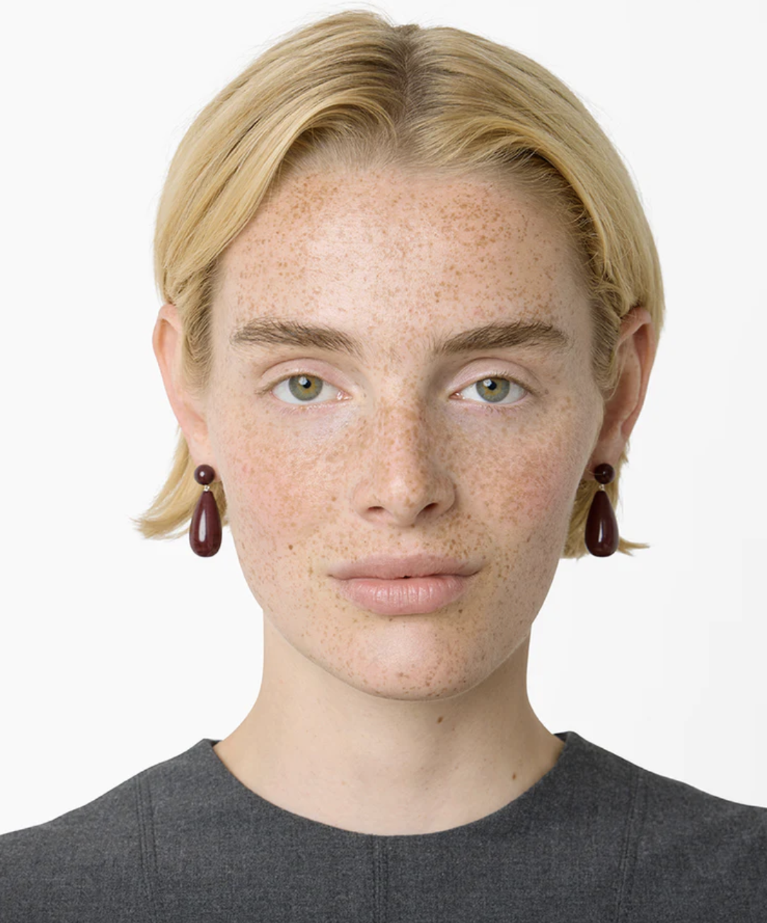 THE LOLA EARRINGS RED MOOKIATE